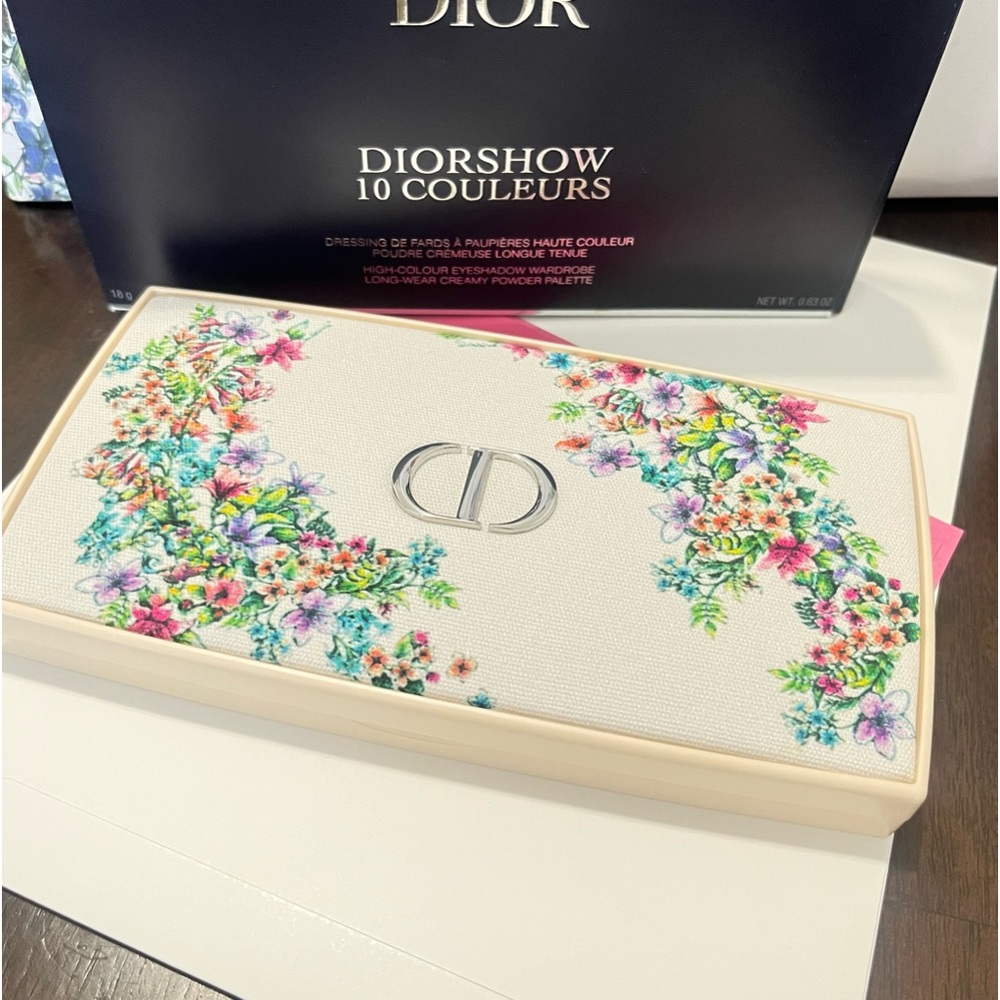 CHRISTIAN DIOR LIMITED EDITION DIORSHOW. 10 couleurs blooming bondior eyeshadow